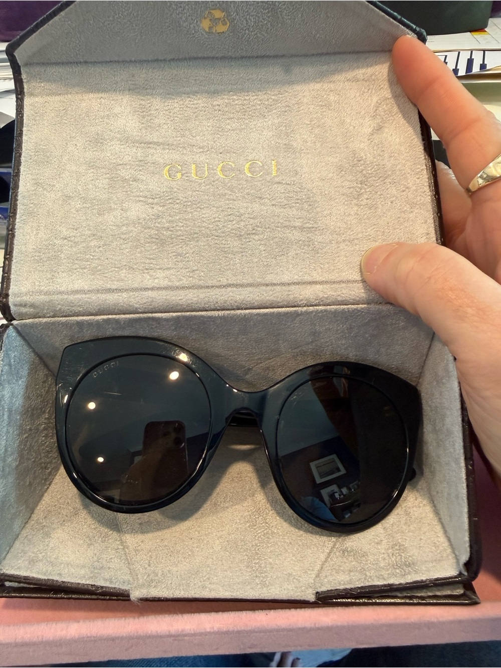Gucci Classic Black Round Sunglasses - great price small scratch